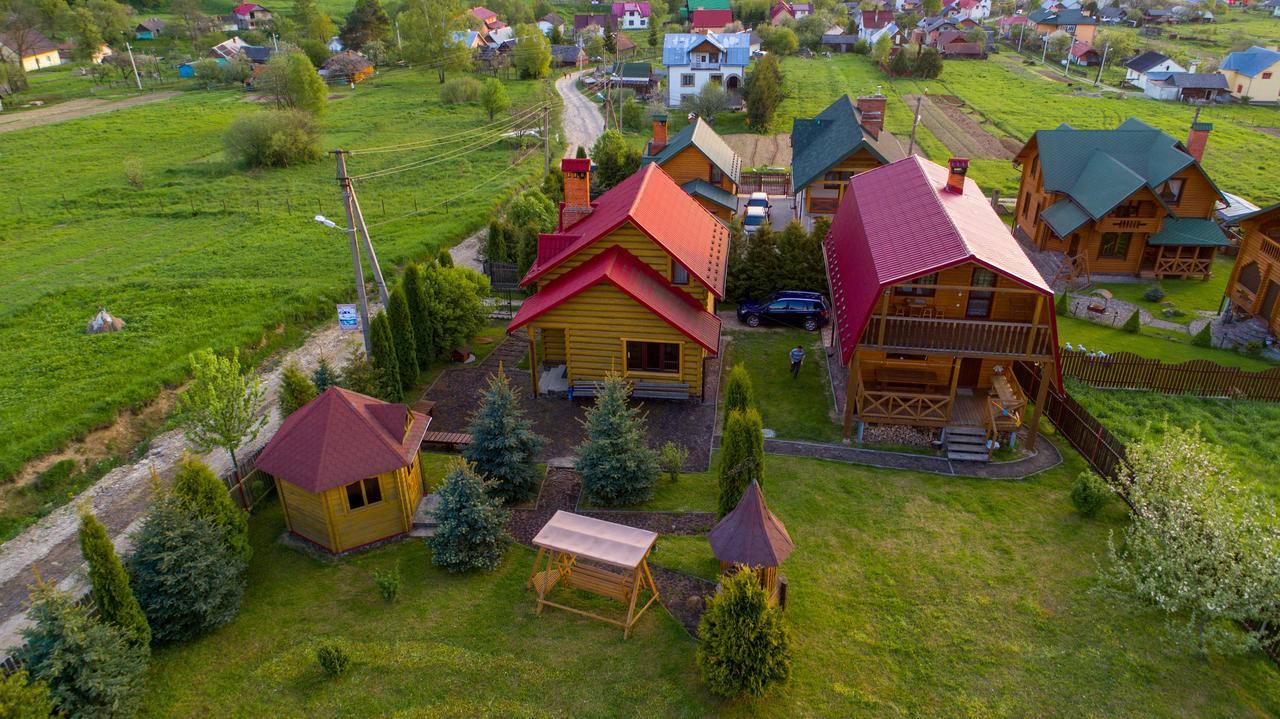 Котедж Ватра Сходница Экстерьер фото